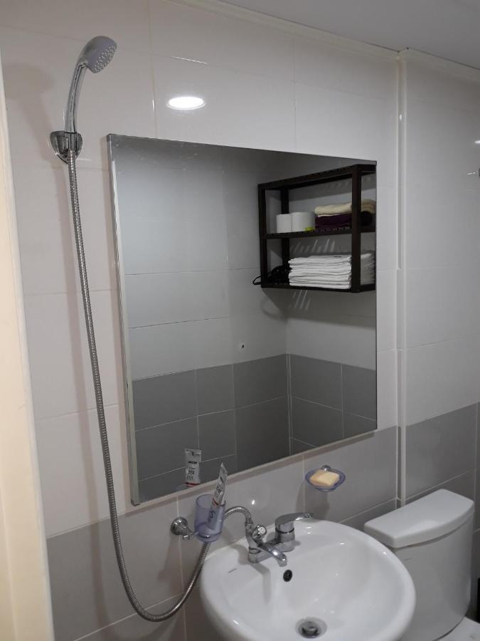 Family Room Private Bathroom