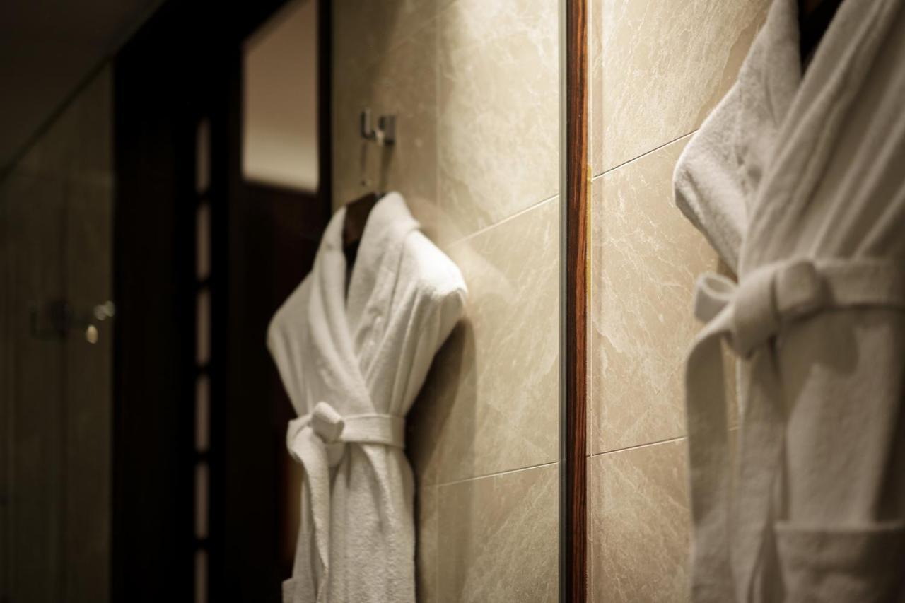 Offre Spéciale - Chambre Double Premier avec Petit-Déjeuner - Accès Inclus à La Cime