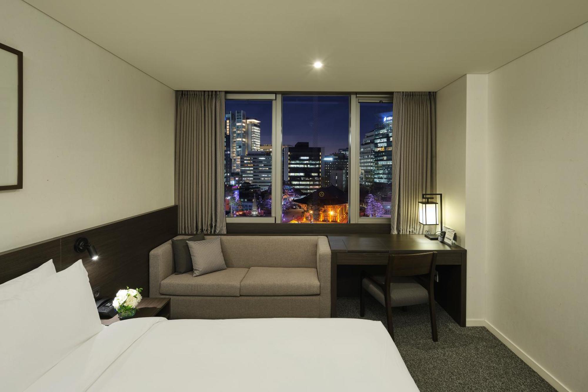 Deluxe Twin Room Jogyesa View High Floor Bath
