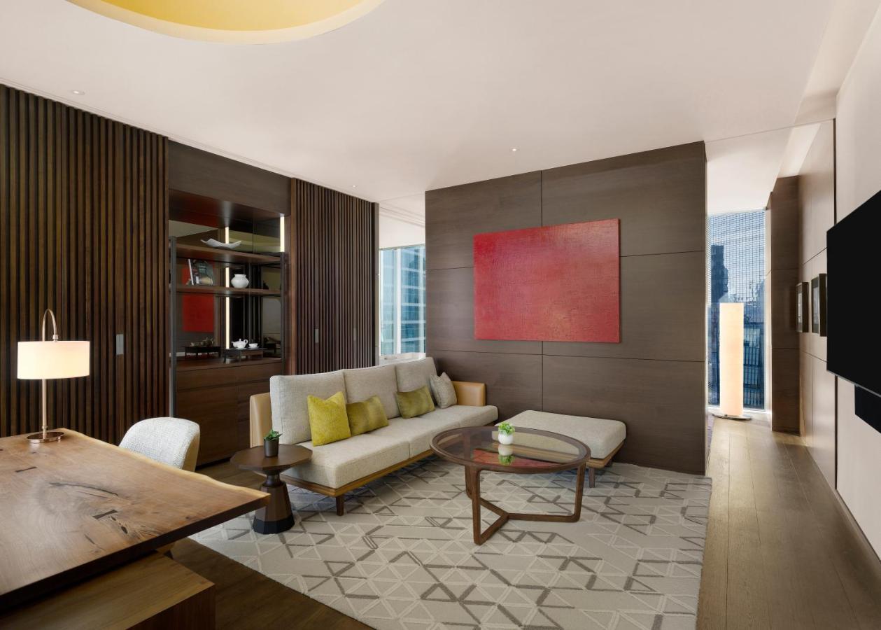 Park Corner Suite,1319107240:JPEG