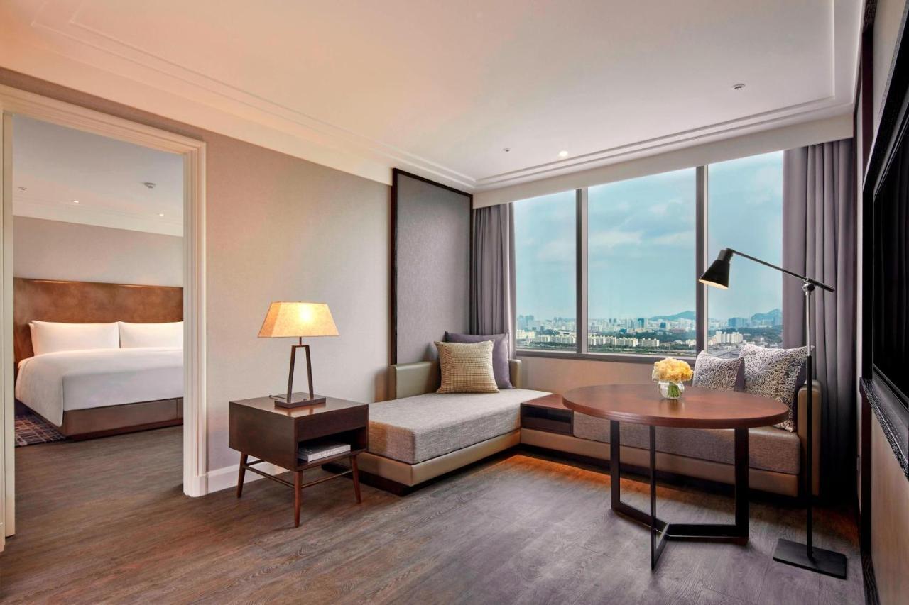 Griffin Suite King, Executive lounge access, 1 Bedroom Suite,1350874723:JPEG