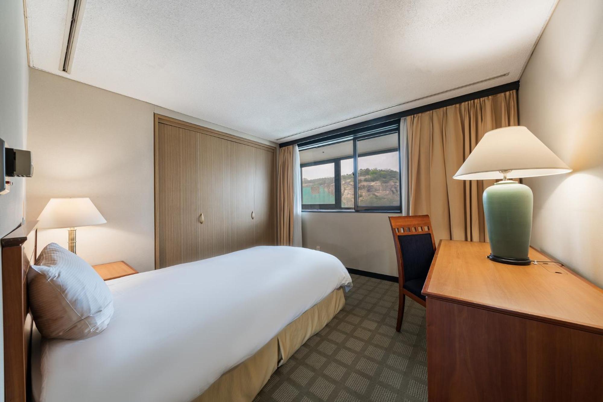 Grand Suite Four-Bedroom Apartment