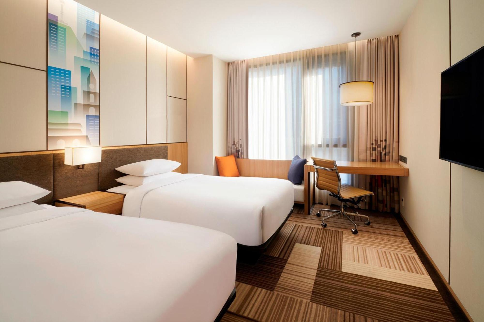 Savvy Room 2 Twin or Single Beds High Floor