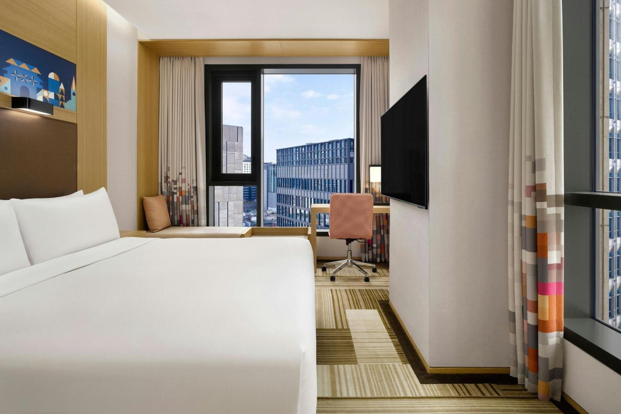 Savvy Room 1 King High Floor