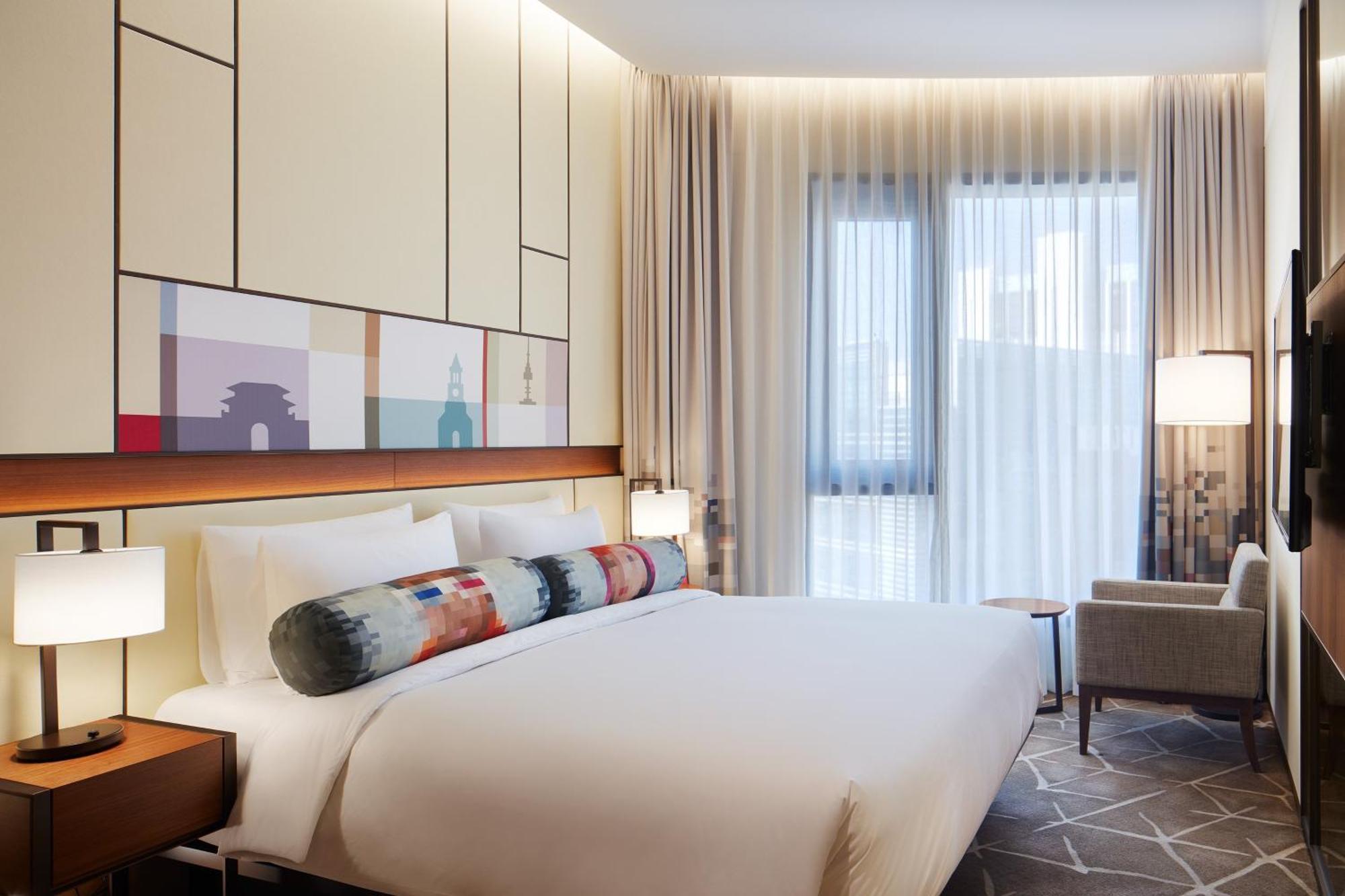 Breezy Suite Junior Suite 1 King