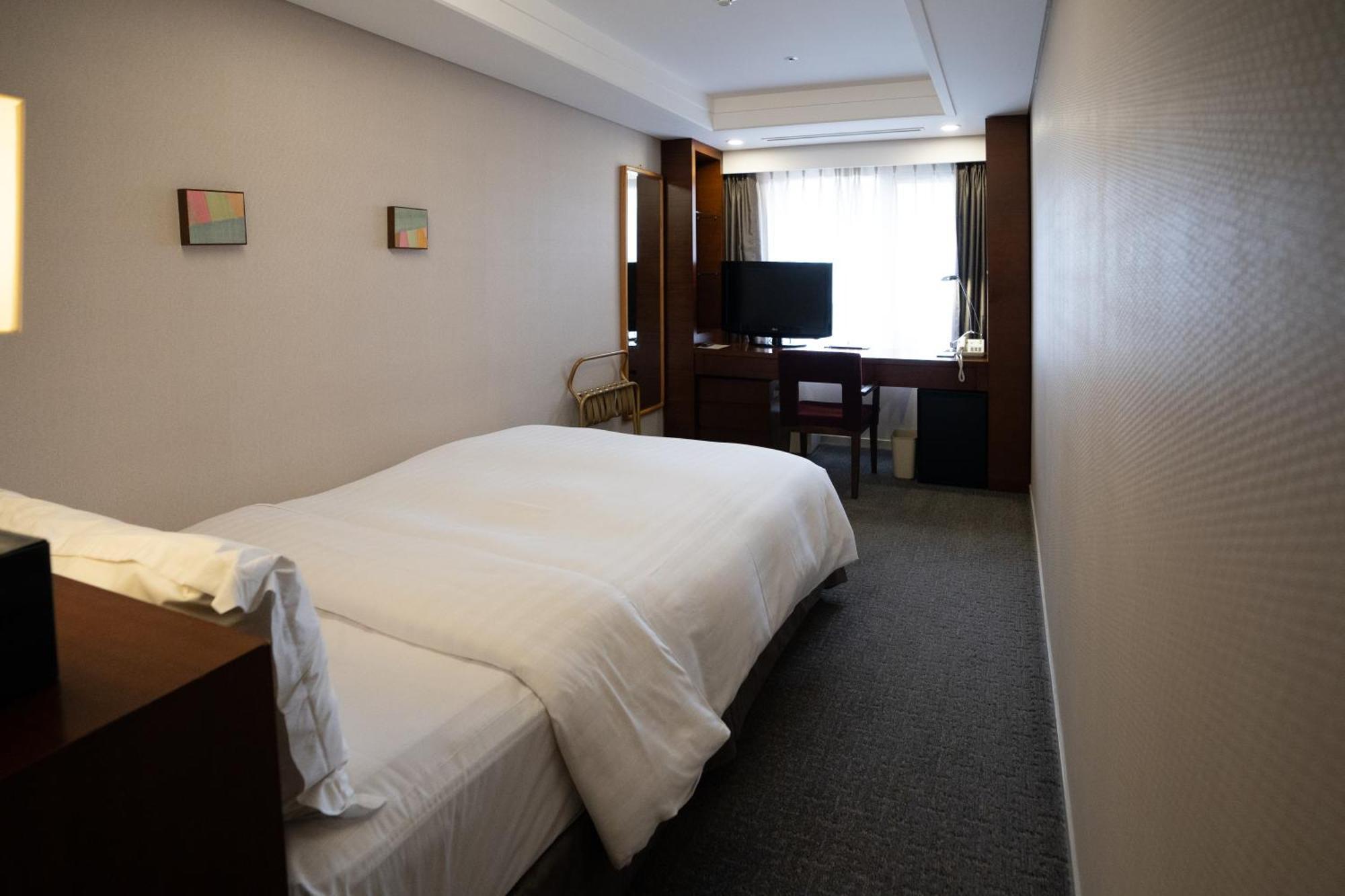 Semi Double Room