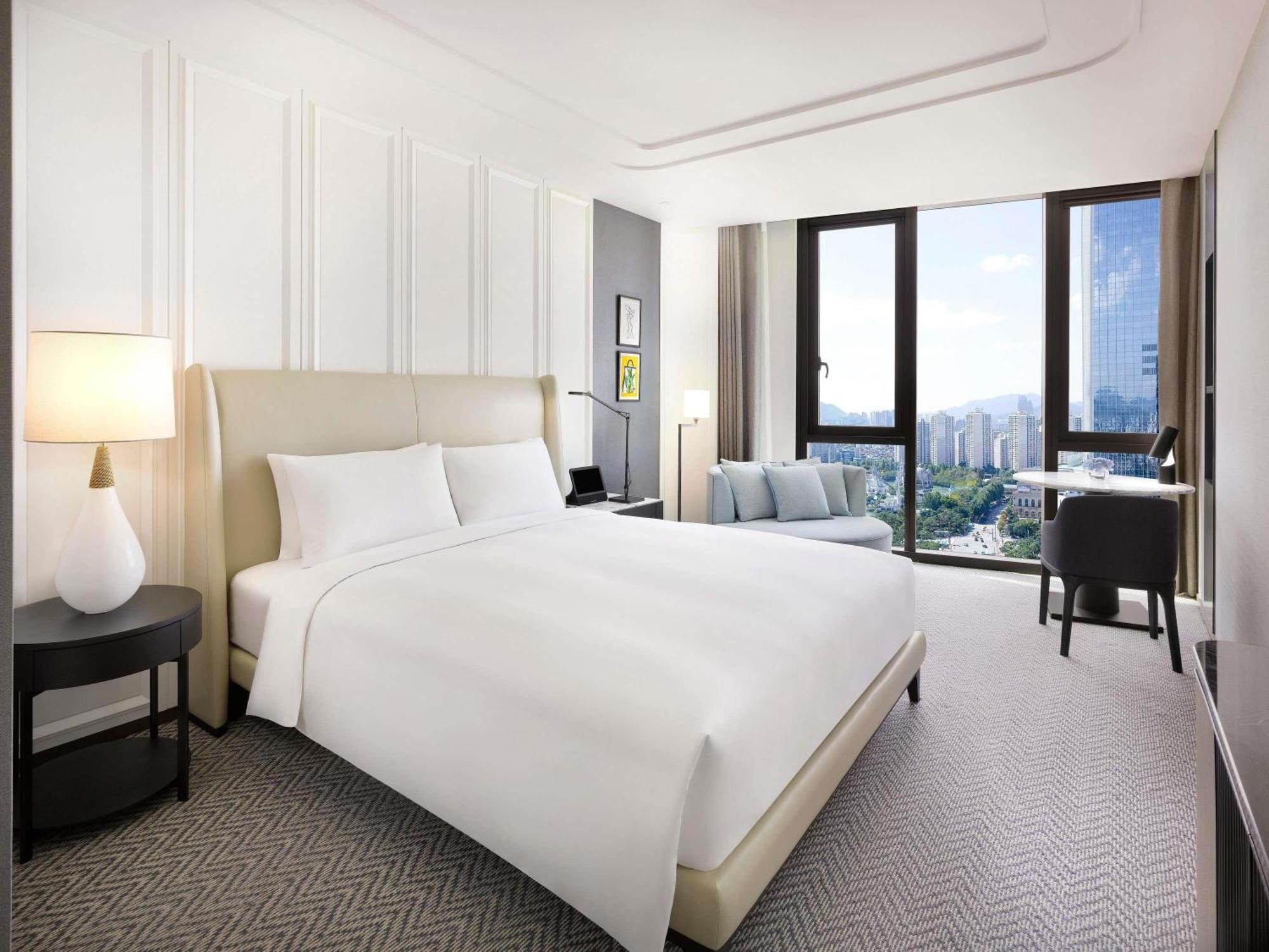 Chambre Deluxe Côté Lac avec 1 Lit King-Size, Vue Lac