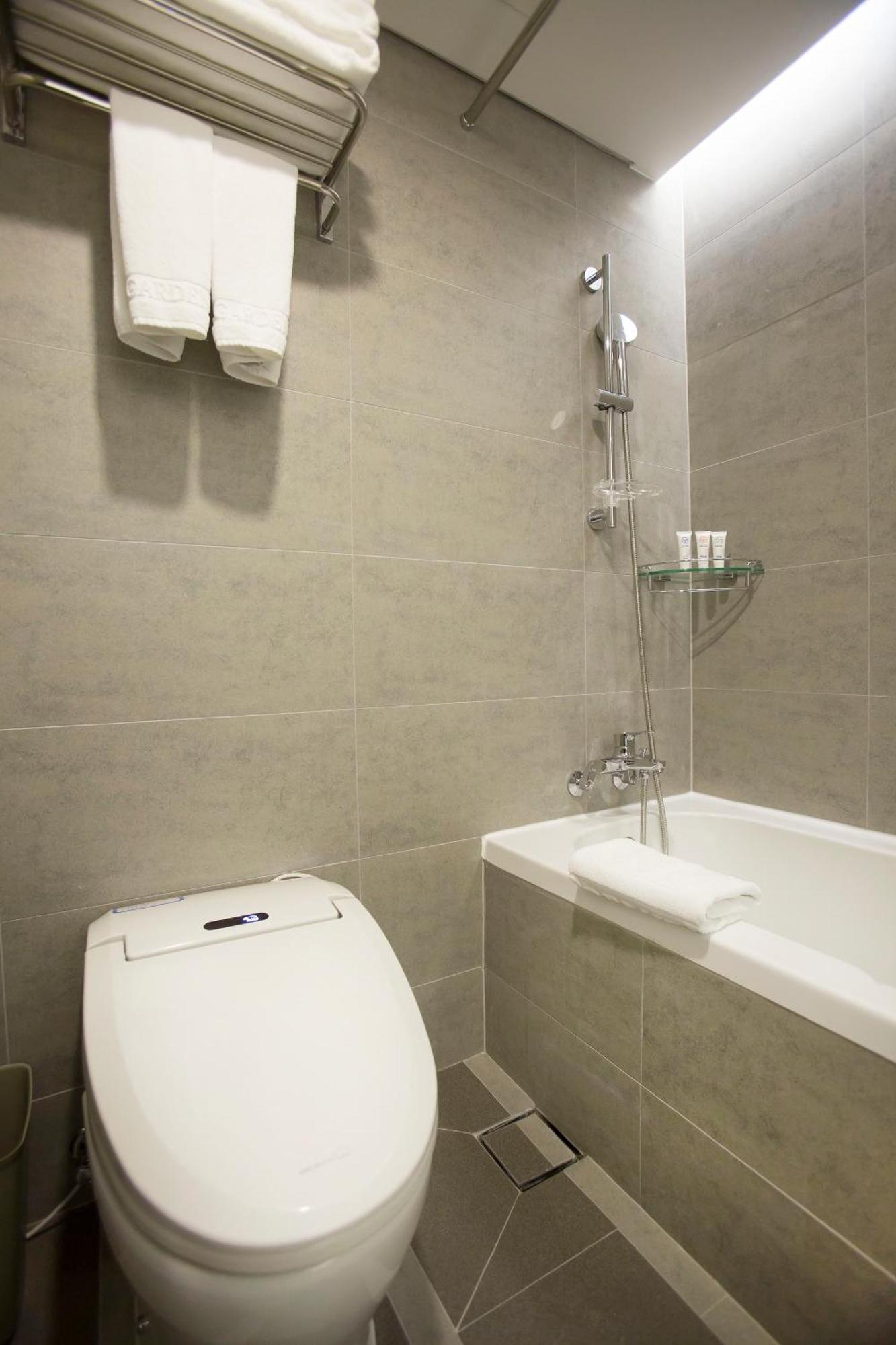 Standard Double Room Bath