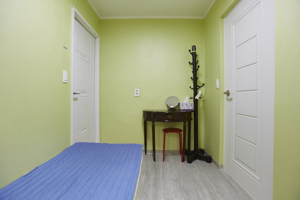 Standard Single Room Shower