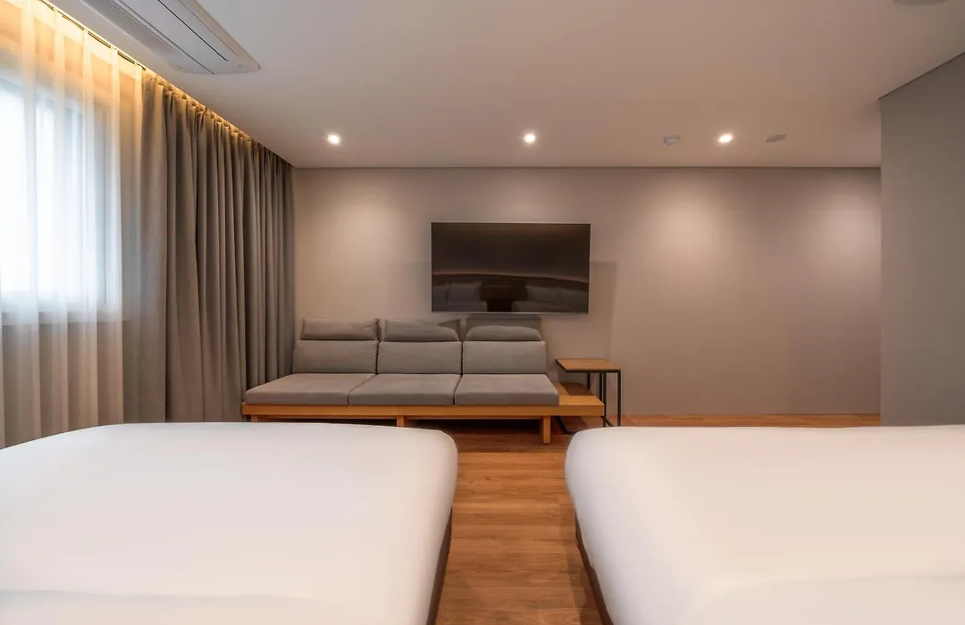 Comfort Inn Yeouido-1