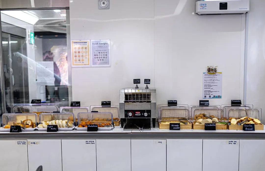 Henn Na Hotel Seoul Myeongdong-1