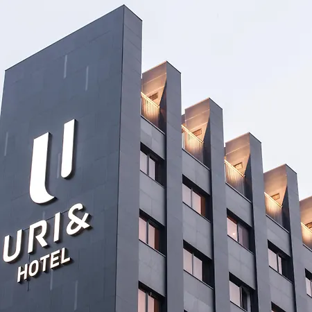 Hotel Uri&-3